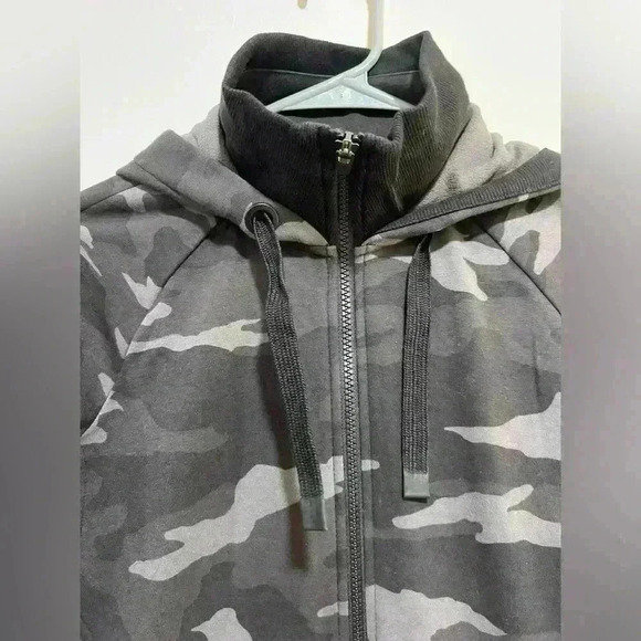 Triumph Black Camouflage Printed Zip Up Hoodie XS - Picture 7 of 14